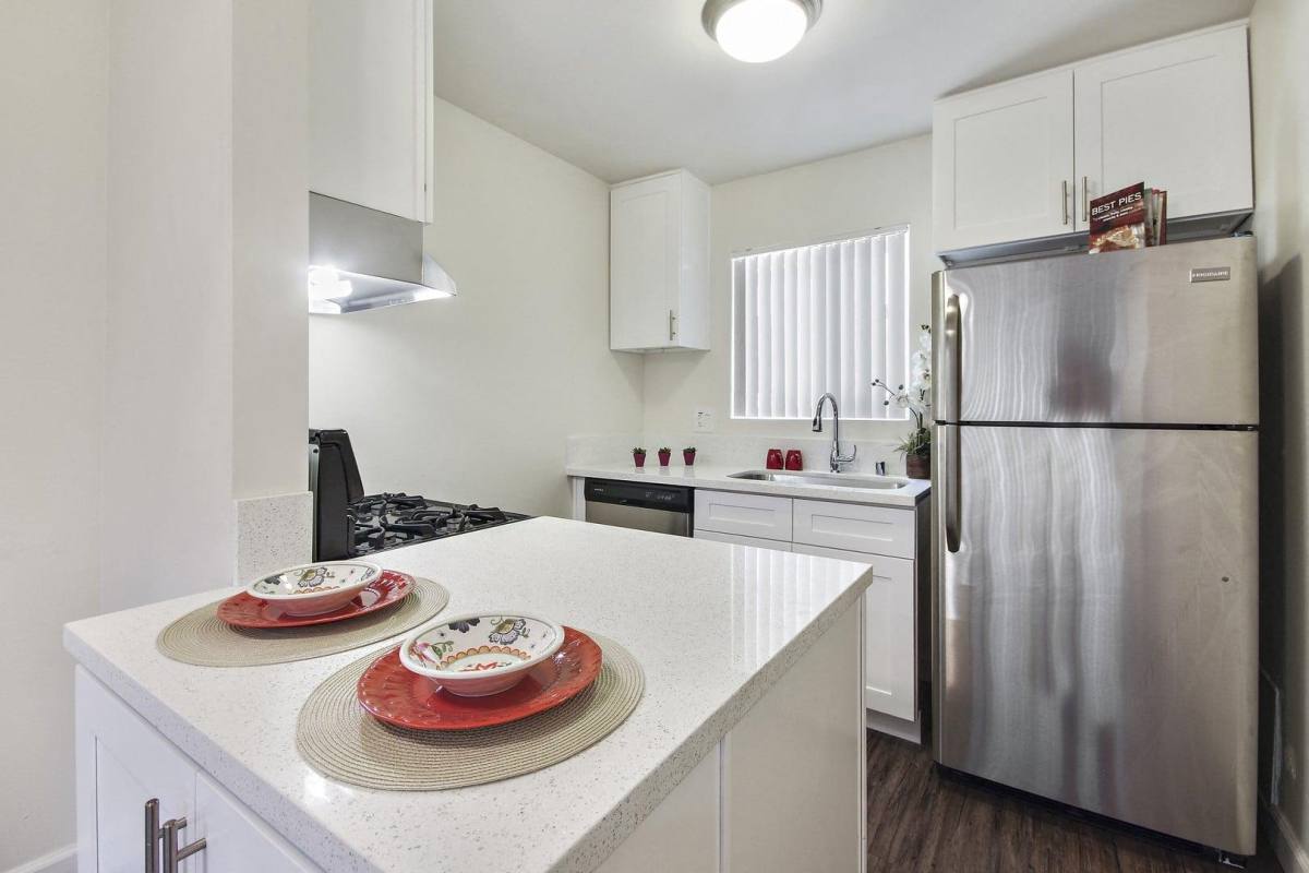 Apartment for rent at 10140 Sepulveda, Mission Hills, CA 91345