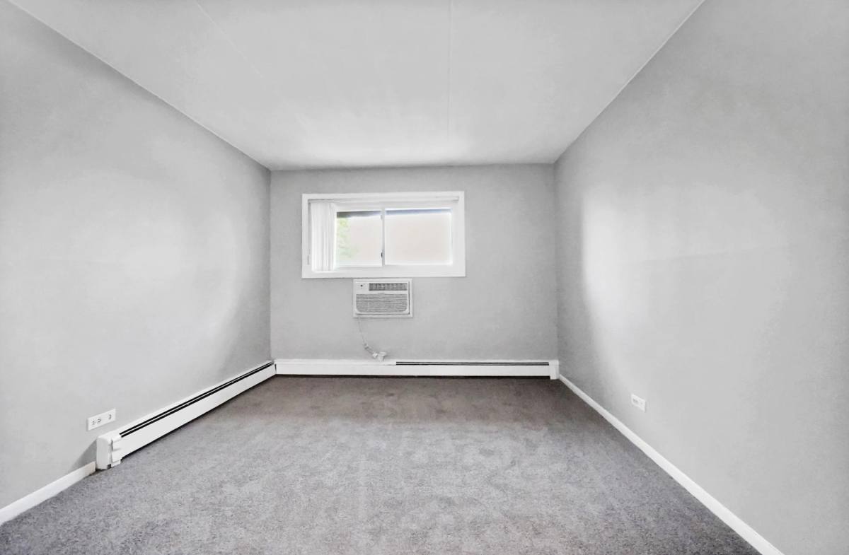 Apartment for rent at 10737 S Keating Ave, Oak Lawn, IL 60453