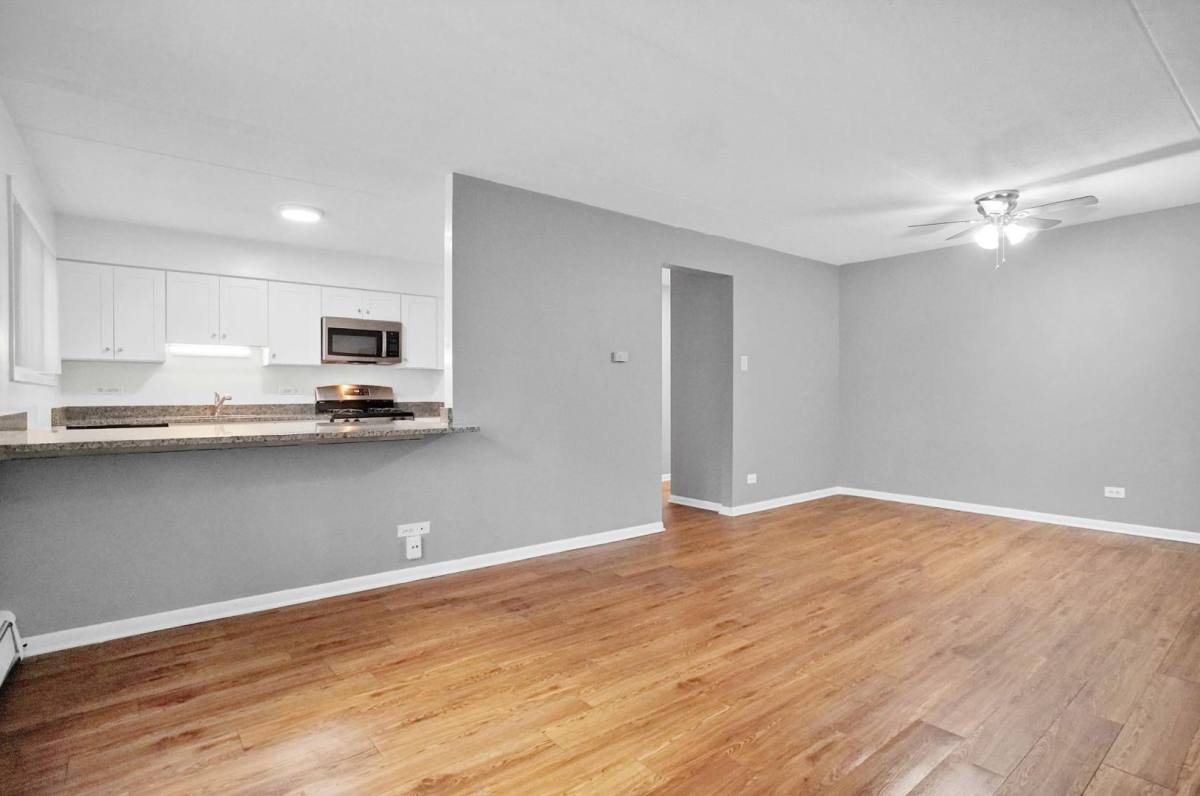 Apartment for rent at 10737 S Keating Ave, Oak Lawn, IL 60453