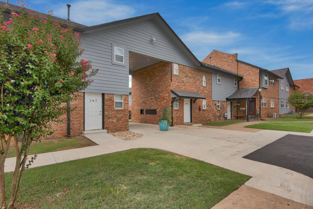 Apartment for rent at The Boulevard, 240 E 15th St, Edmond, OK 73013