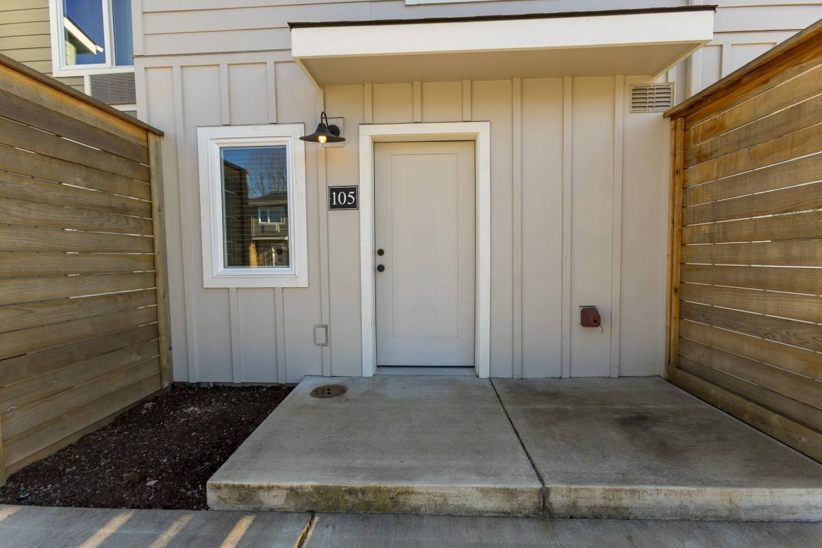 Townhouse for rent at 2710 Grand Prairie Rd SE, Albany, OR 97322