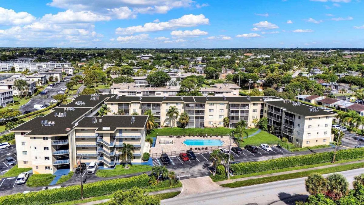 Apartment for rent at 2791 Florida Mango Rd, Lake Worth, FL 33461