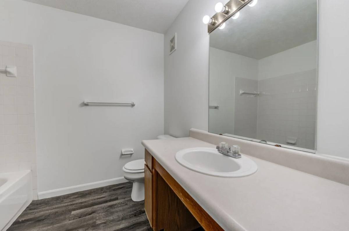 Apartment for rent at 1231 Crystal Glen Blvd, Findlay, OH 45840