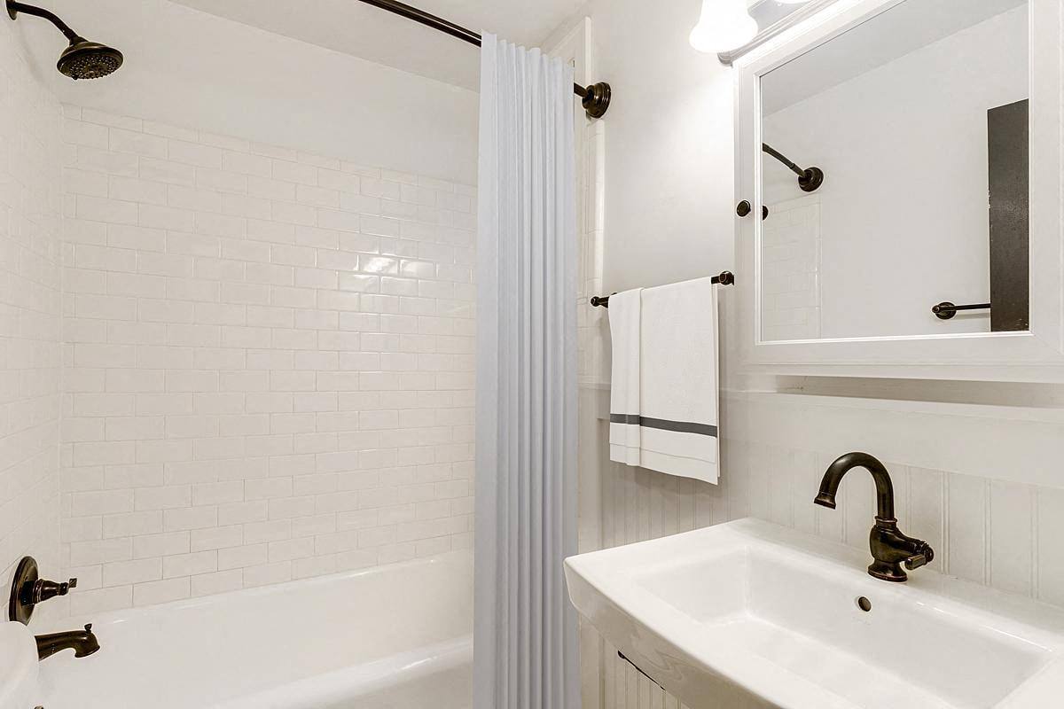 Apartment for rent at Eaton, 1225-1235 E 9th Ave #4, Denver, CO 80218