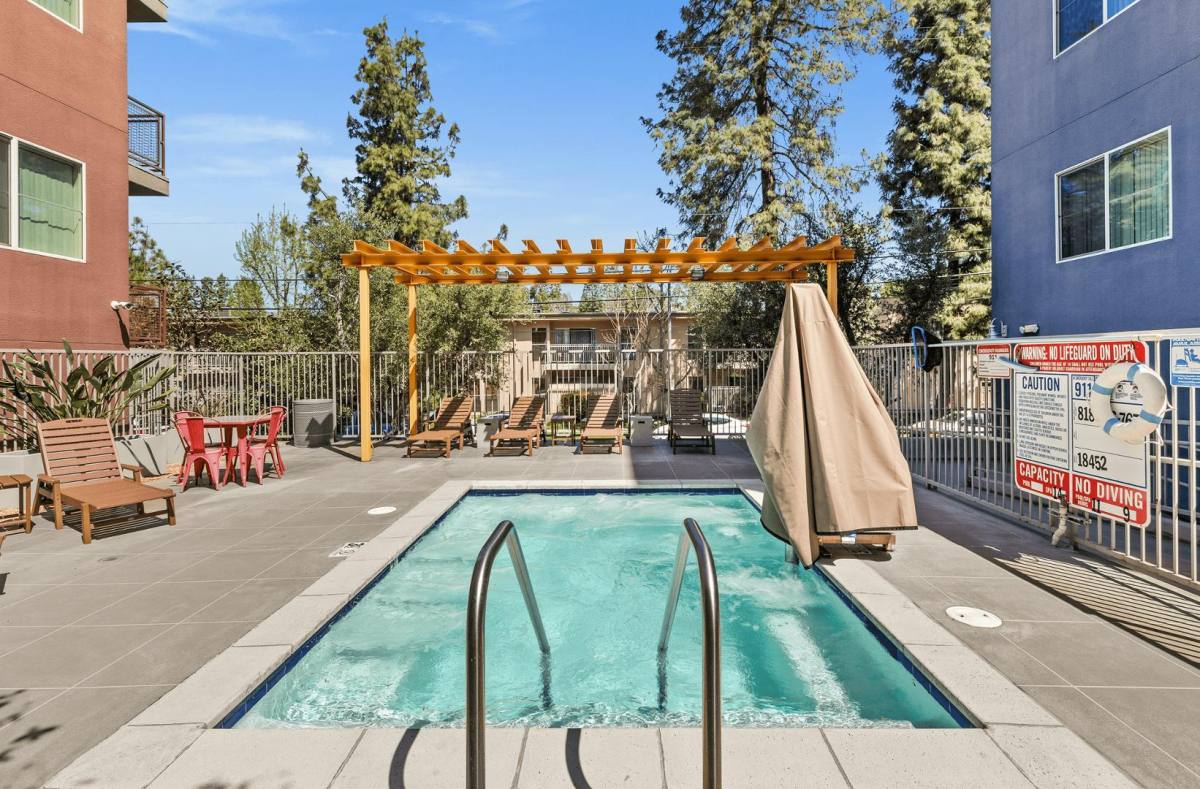 Apartment for rent at Legacy, 18452 Halsted St #213, Northridge, CA 91325