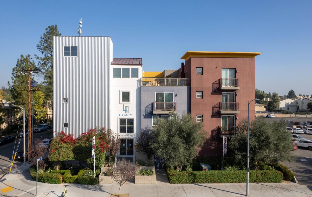 Apartment for rent at Legacy, 18452 Halsted St #213, Northridge, CA 91325