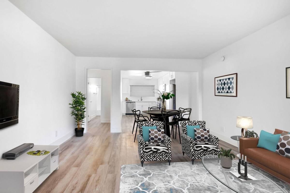 Apartment for rent at Reseda, 7650 Reseda Blvd #102, Reseda, CA 91335
