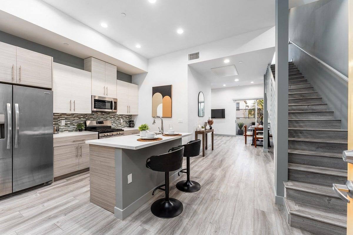 Townhouse for rent at 4025 Grandview Blvd #16, Los Angeles, CA 90066