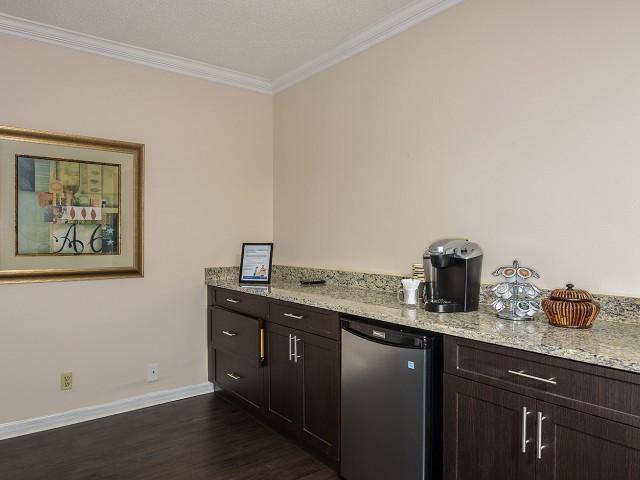 Apartment for rent at Green Tree, 5201 N Dixie Highway 13C1, Fort Lauderdale, FL 33334