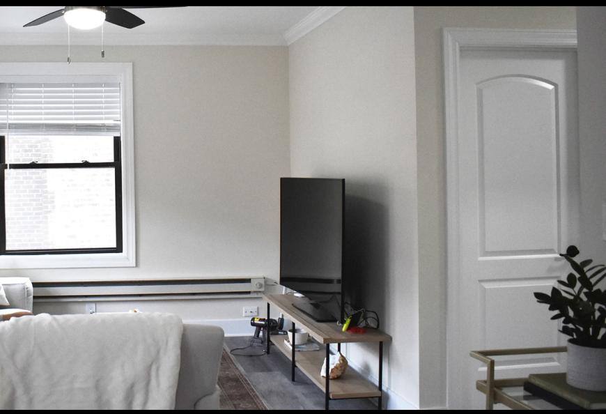 Apartment for rent at 839 W Cornelia Ave, Chicago, IL 60657