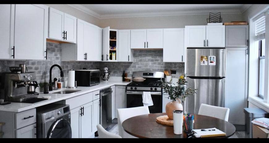 Apartment for rent at 839 W Cornelia Ave, Chicago, IL 60657
