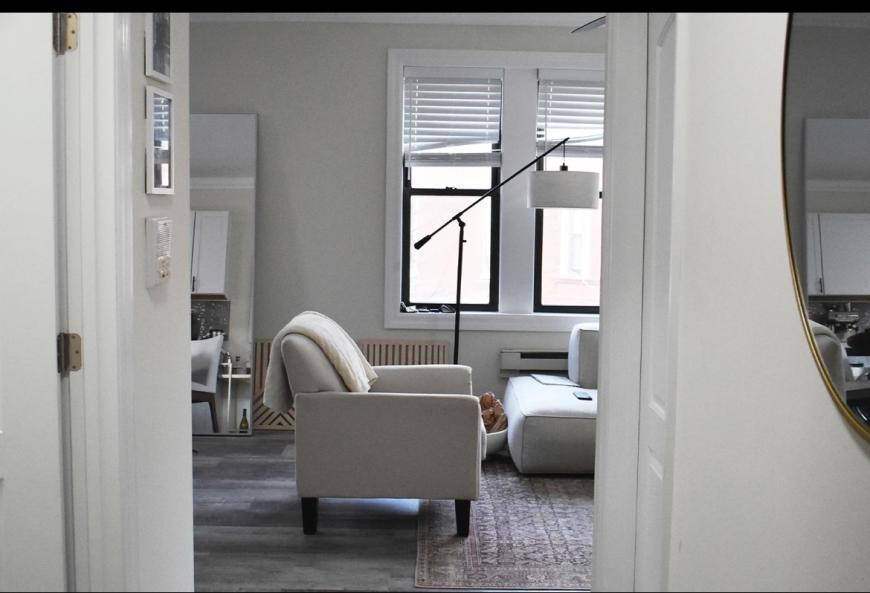 Apartment for rent at 839 W Cornelia Ave, Chicago, IL 60657