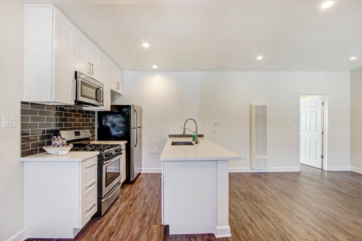 Apartment for rent at The Palm at Valley Glen, 13464 Victory Blvd #204, Van Nuys, CA 91401