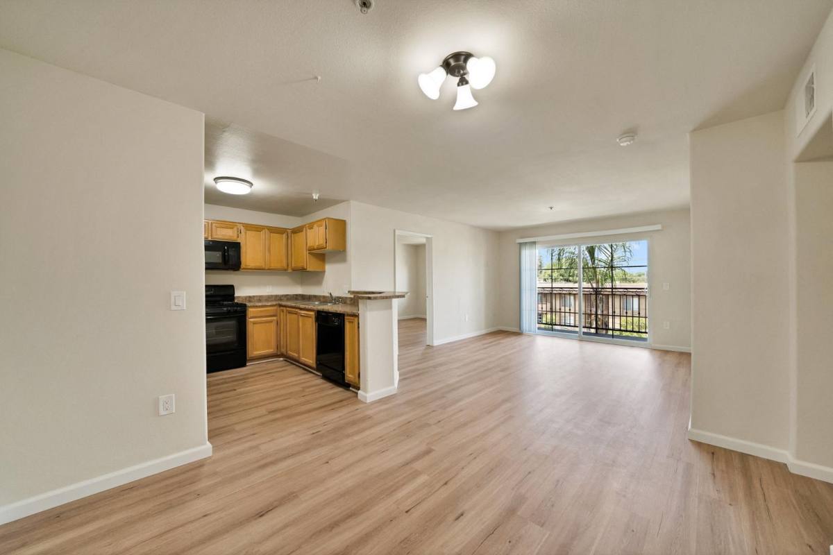 Toscana, 15736 Vanowen St #104, Van Nuys, CA 91406 - Apartment for Rent - Image 5