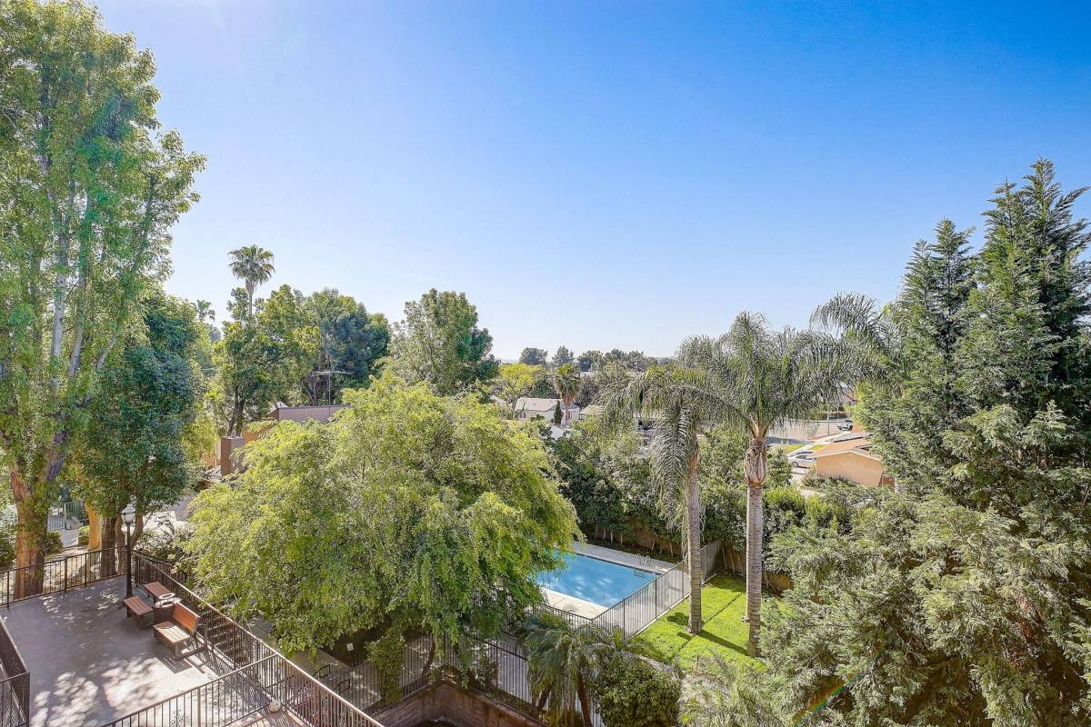 Apartment for rent at Toscana, 15736 Vanowen St #104, Van Nuys, CA 91406