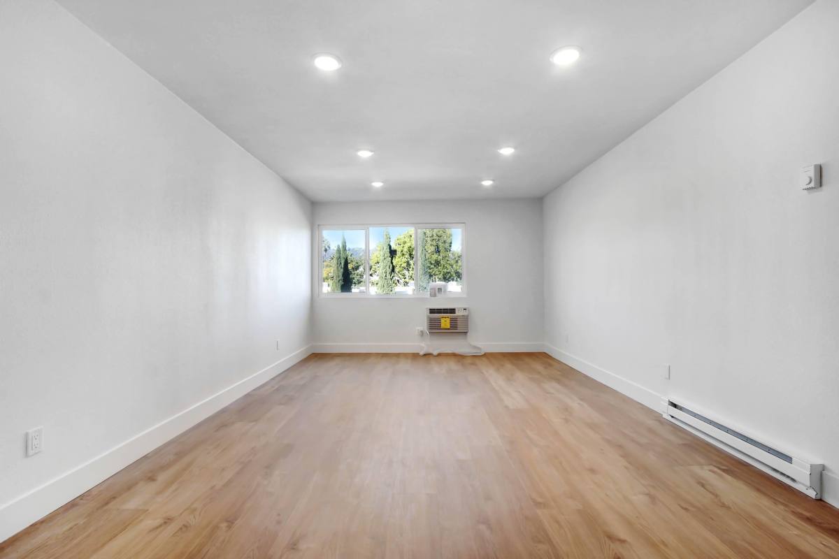 Apartment for rent at 930 North Martel Avenue, 930 N Martel Ave #308, Los Angeles, CA 90046
