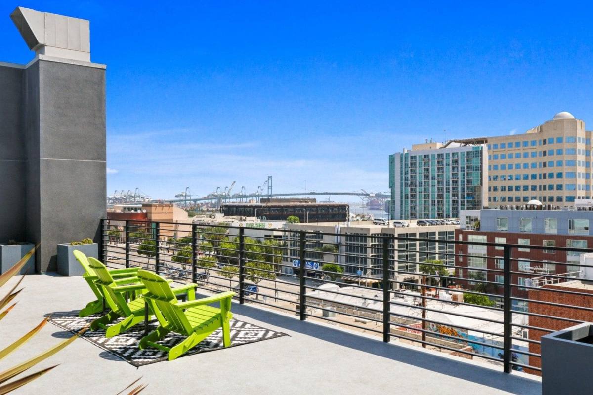 Apartment for rent at 336 W 7th St #408, San Pedro, CA 90731