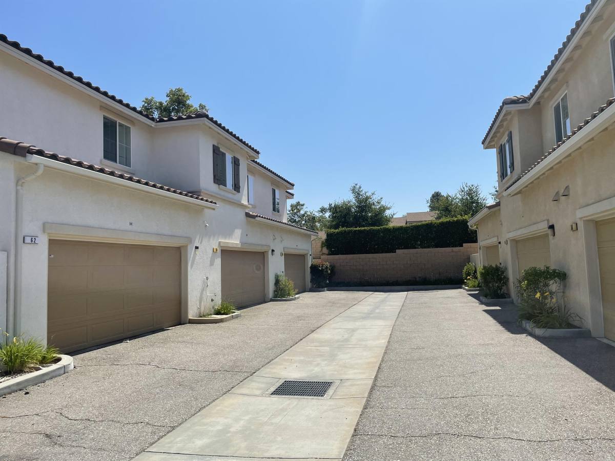 Townhouse for rent at 66 Secret Hollow Lane #1, Newbury Park, CA 91320