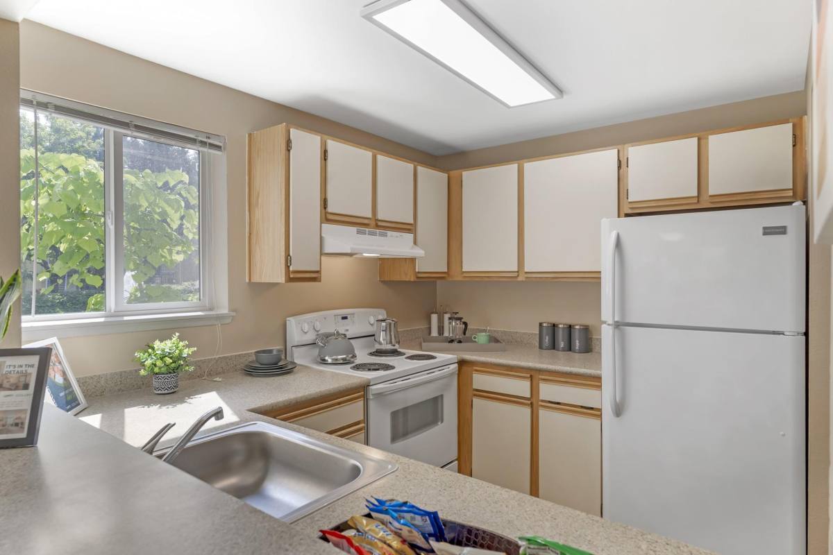 Apartment for rent at The Colony, 18100 N E 95th St #R2101, Redmond, WA 98052