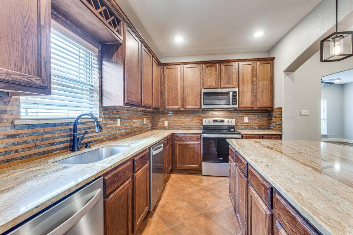 Townhouse for rent at 2712 Merida Ave, Fort Worth, TX 76109