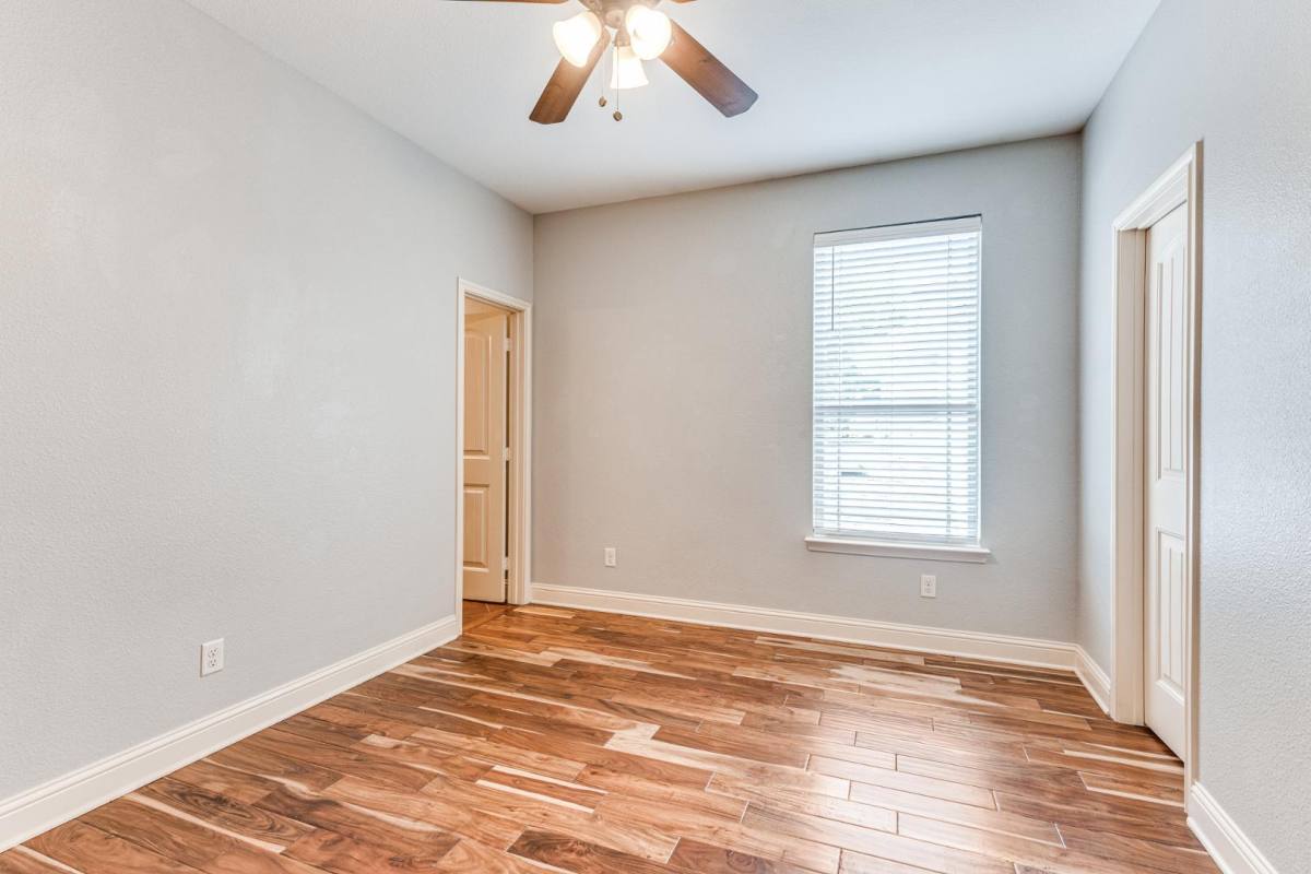 Townhouse for rent at 2712 Merida Ave, Fort Worth, TX 76109