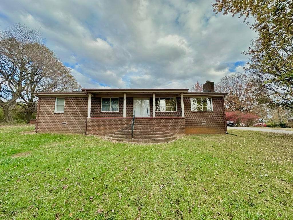 House for rent at 8002 Browne Rd, Charlotte, NC 28269
