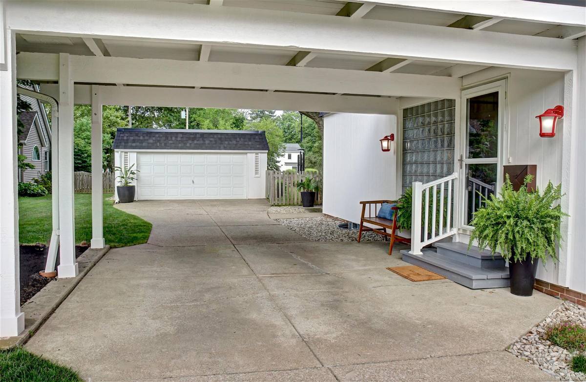 House for rent at 384 Bradley Rd, Bay Village, OH 44140