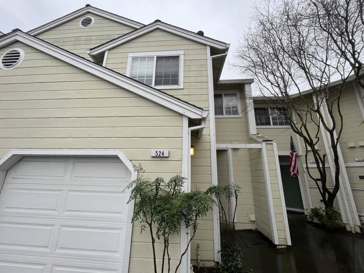 Townhouse for rent at Lindsay Court Townhomes, 524 Court St, Santa Rosa, CA 95407