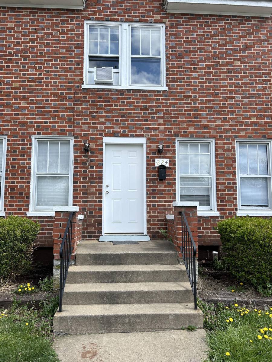 Townhouse for rent at 224 E St #224, Winchester, VA 22601