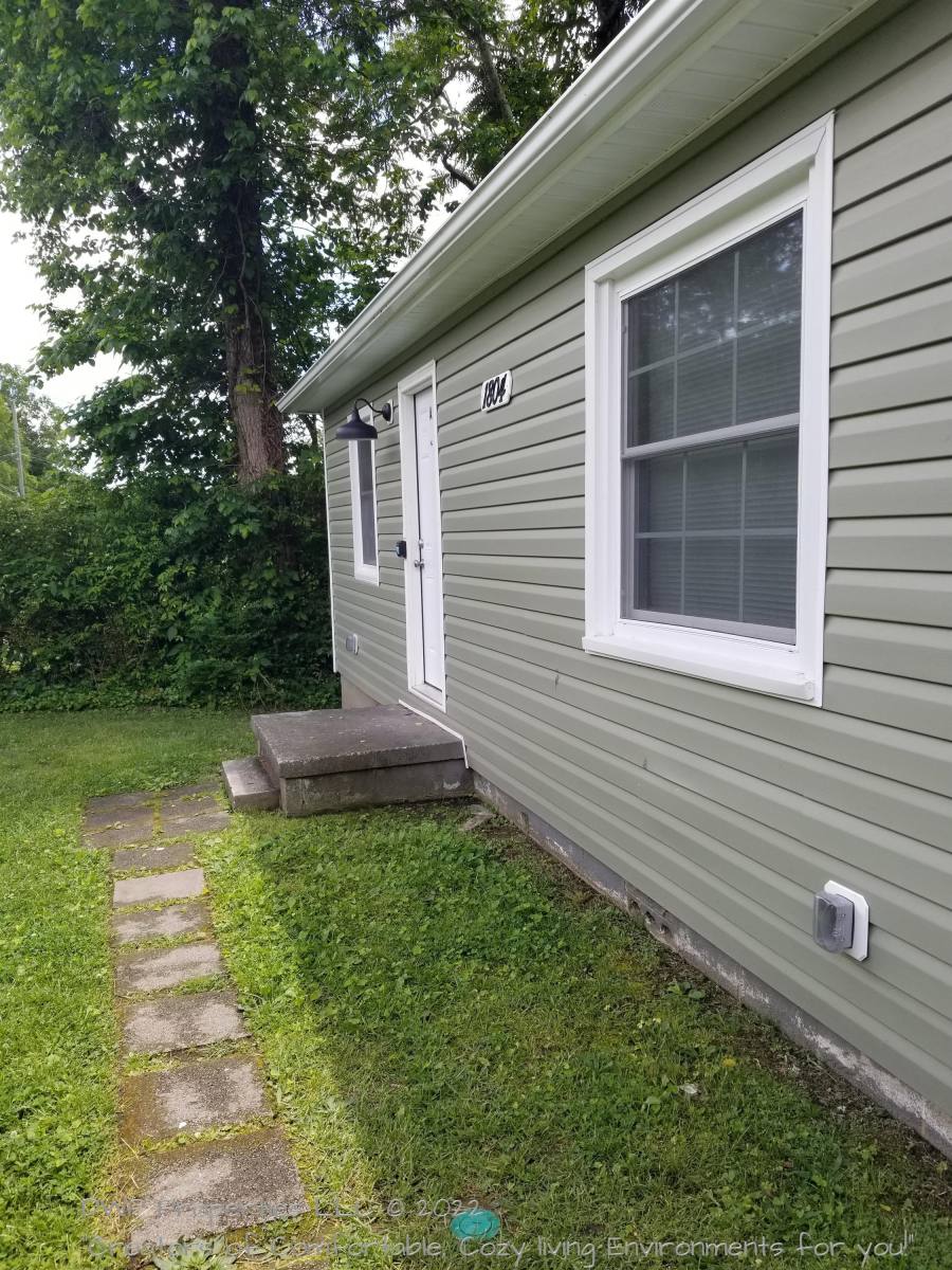 Apartment for rent at Gillespie, 1804 Larkin St, Greensboro, NC 27406