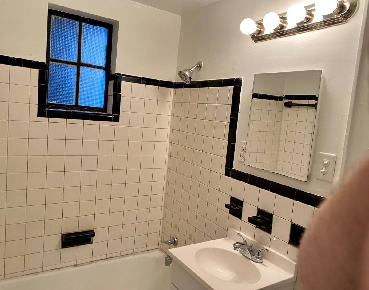 Apartment for rent at 518 9th Ave #R, Huntington, WV 25701