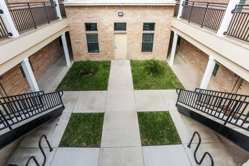 House for rent at 400 S Illinois Ave, Weslaco, TX 78596