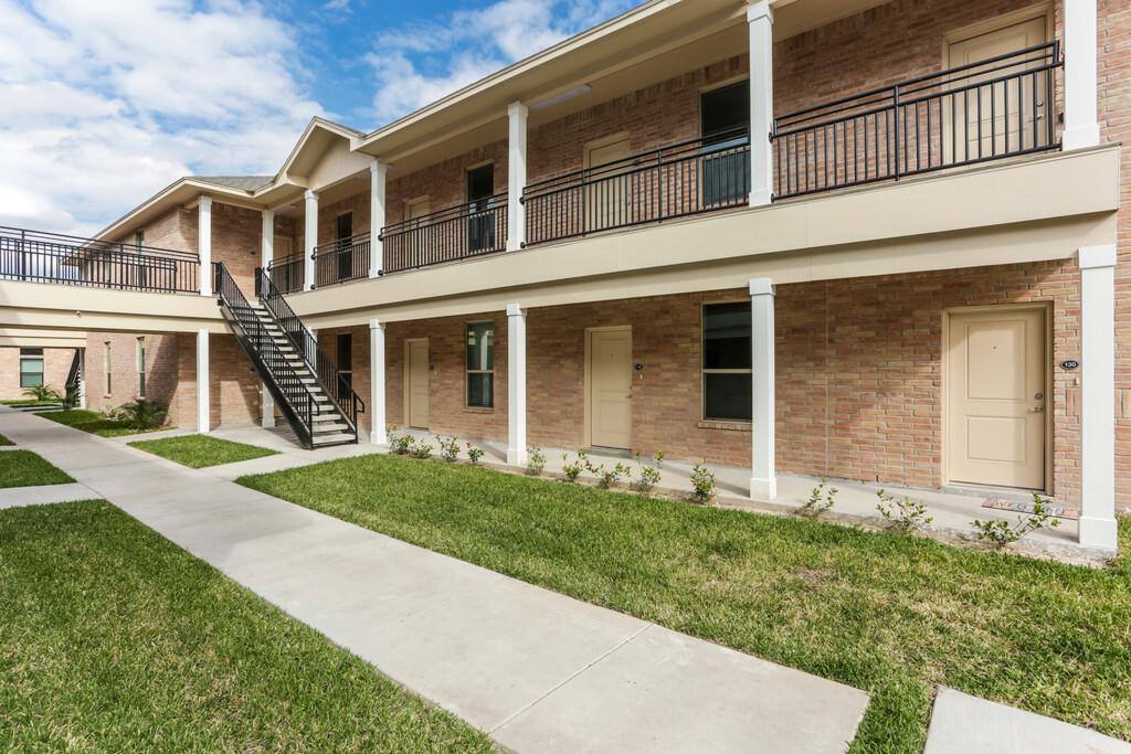 House for rent at 400 S Illinois Ave, Weslaco, TX 78596