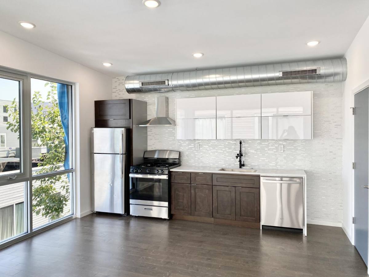 Apartment for rent at 1233 N Franklin St #7, Philadelphia, PA 19122