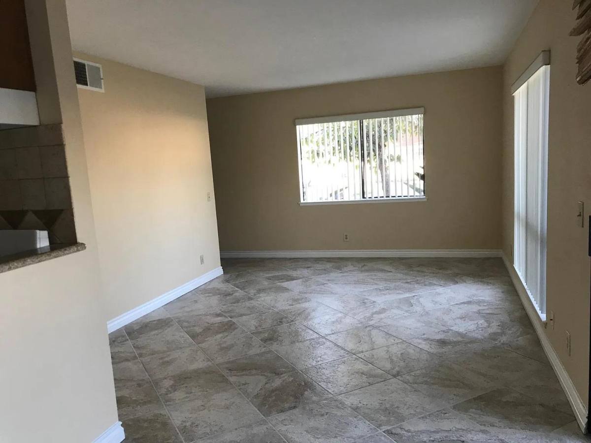 Townhouse for rent at 412 Clay Ave #1, Huntington Beach, CA 92648