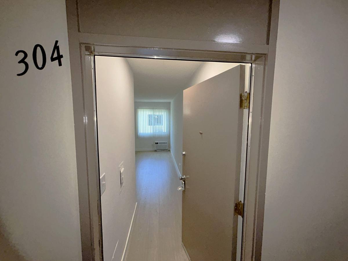 Apartment for rent at 319 South New Hampshire Avenue, 319 S New Hampshire Ave #304, Los Angeles, CA 90020