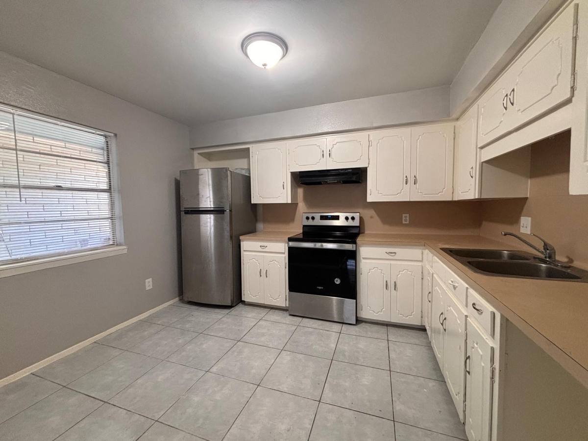 Apartment for rent at Valencia, 6220 N 11th St, McAllen, TX 78504