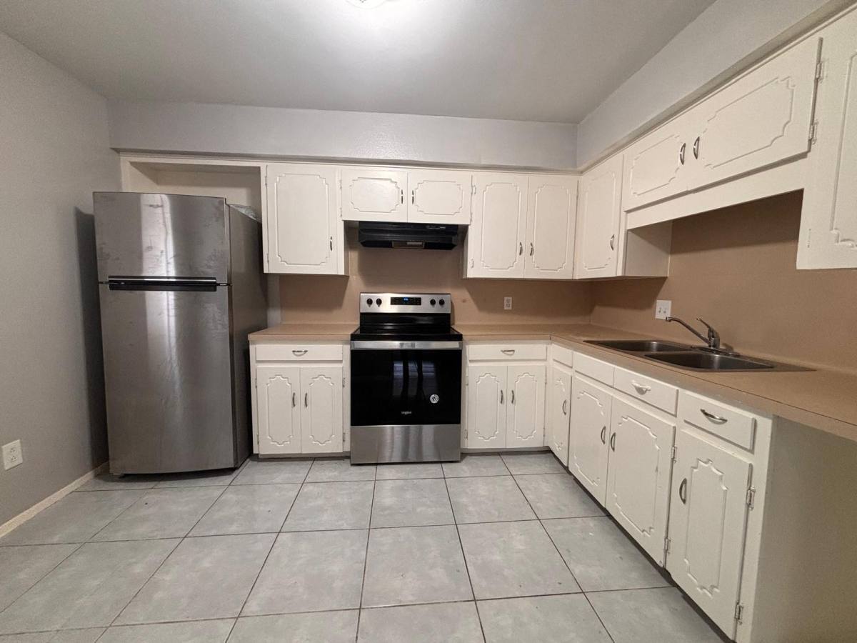 Apartment for rent at Valencia, 6220 N 11th St, McAllen, TX 78504
