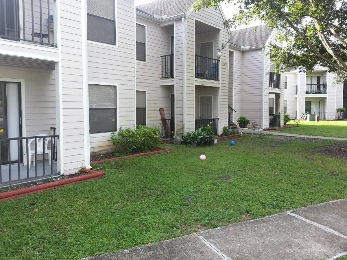 Apartment for rent at 2029 S 26th St, Fort Pierce, FL 34947
