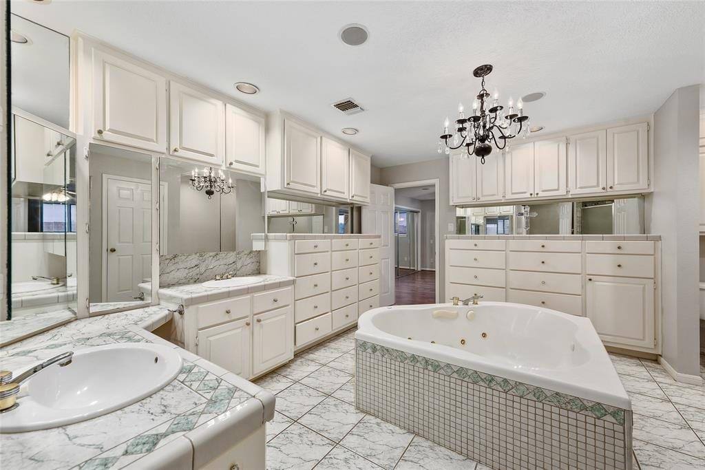 Apartment for rent at 400 W Texas Ave #4, Baytown, TX 77520