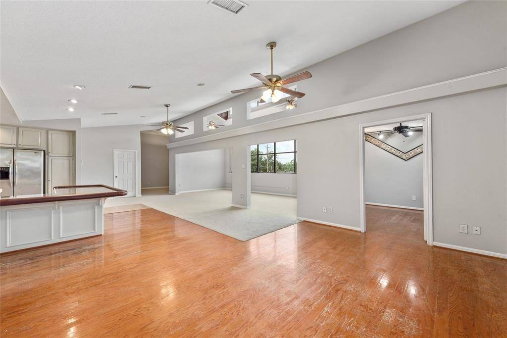 Apartment for rent at 400 W Texas Ave #4, Baytown, TX 77520