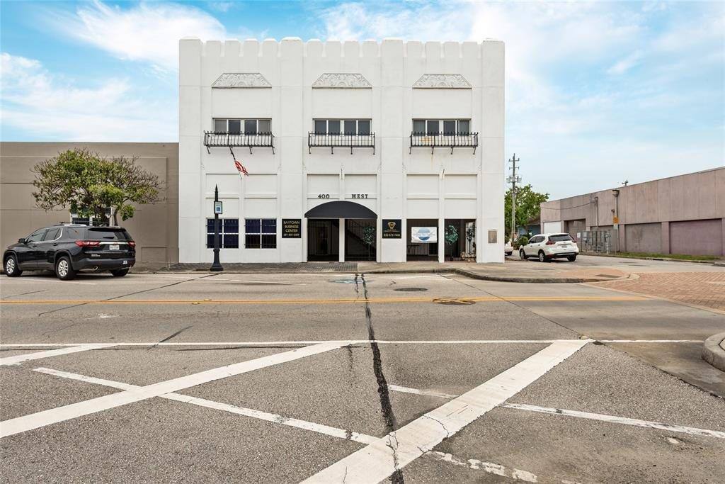 Apartment for rent at 400 W Texas Ave #4, Baytown, TX 77520