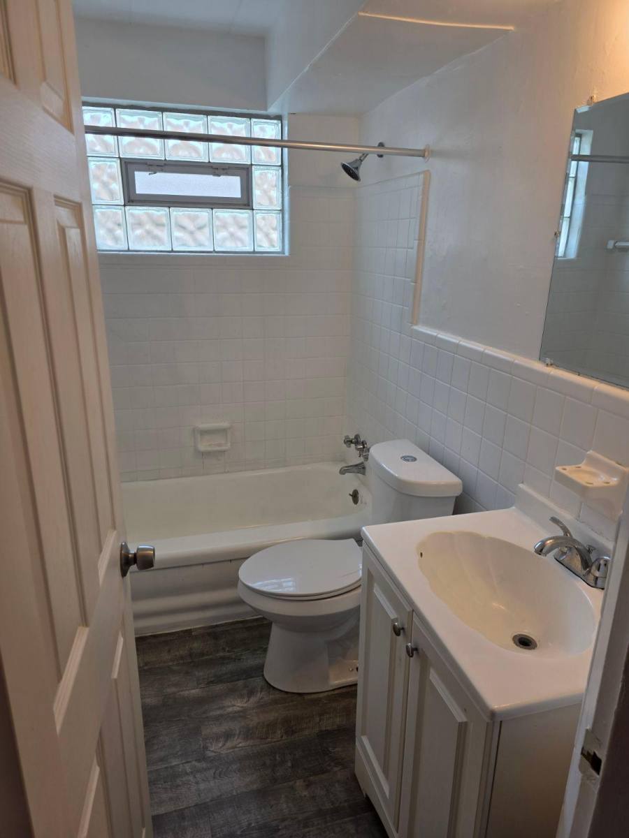 Apartment for rent at Renaissance Village, 808 Elberon Ave #4, Cincinnati, OH 45205