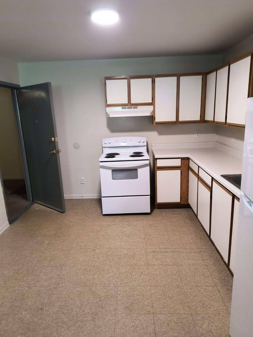 Apartment for rent at Brookview, 1120 Minns Dr, Machesney Park, IL 61115