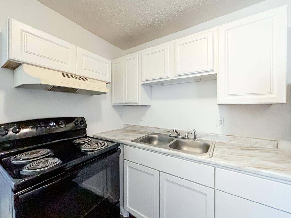 Apartment for rent at Royal Sentry, 2838 Harrison Ave #4, Cincinnati, OH 45211