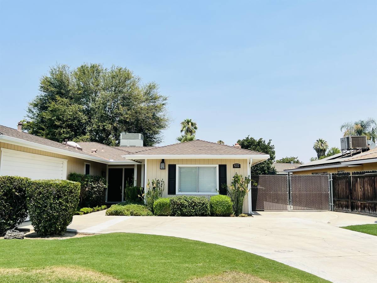House for rent at Park Stockdale, 6212 Friant Dr, Bakersfield, CA 93309