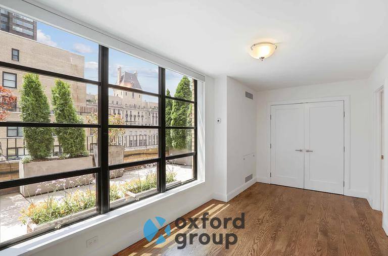 Townhouse for rent at 337 W 55th St #PHG, New York, NY 10019