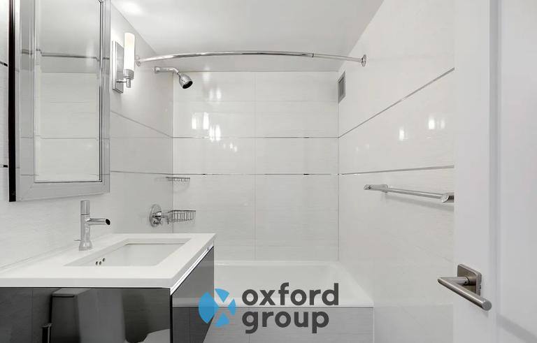Townhouse for rent at 337 W 55th St #PHG, New York, NY 10019