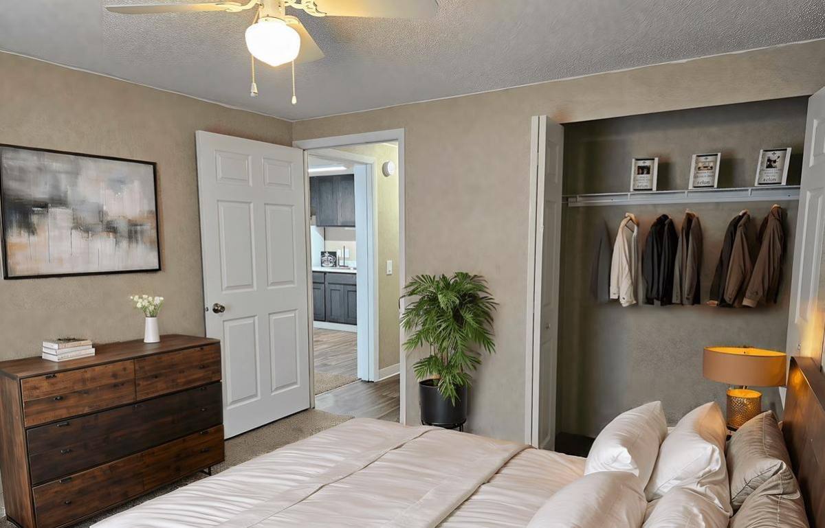 Apartment for rent at Sandalwood, 4804 W Bancroft St #38, Toledo, OH 43615