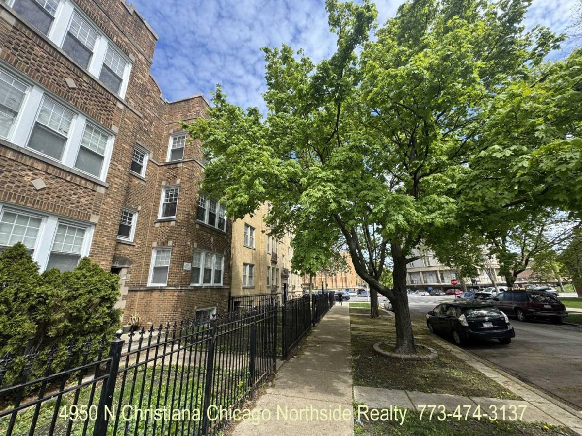 Apartment for rent at 4948 N Christiana Ave, Chicago, IL 60625